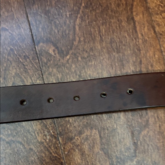 Vintage Guess Women’s Brown Leather Belt with Nickel Toned Buckle, Size Small - Picture 12 of 16